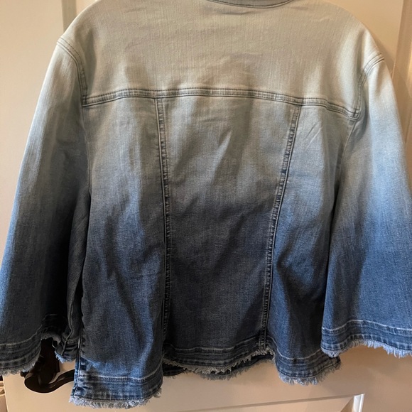 Chico’s Ombré Denim Jacket Chico’s Size 2 or Large - Picture 2 of 3